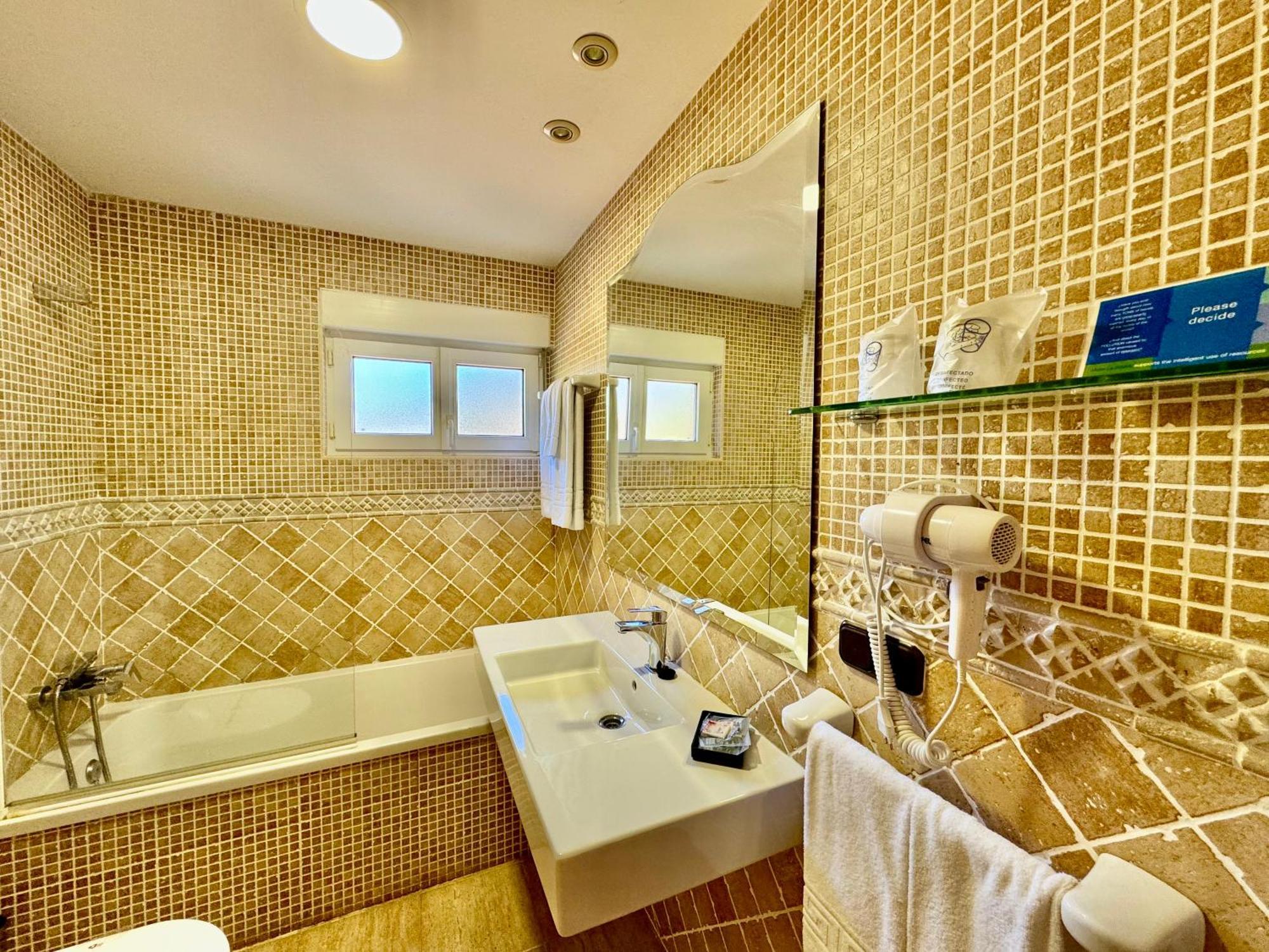 Hotel La Rivera アレナス・デ・カブラレス エクステリア 写真