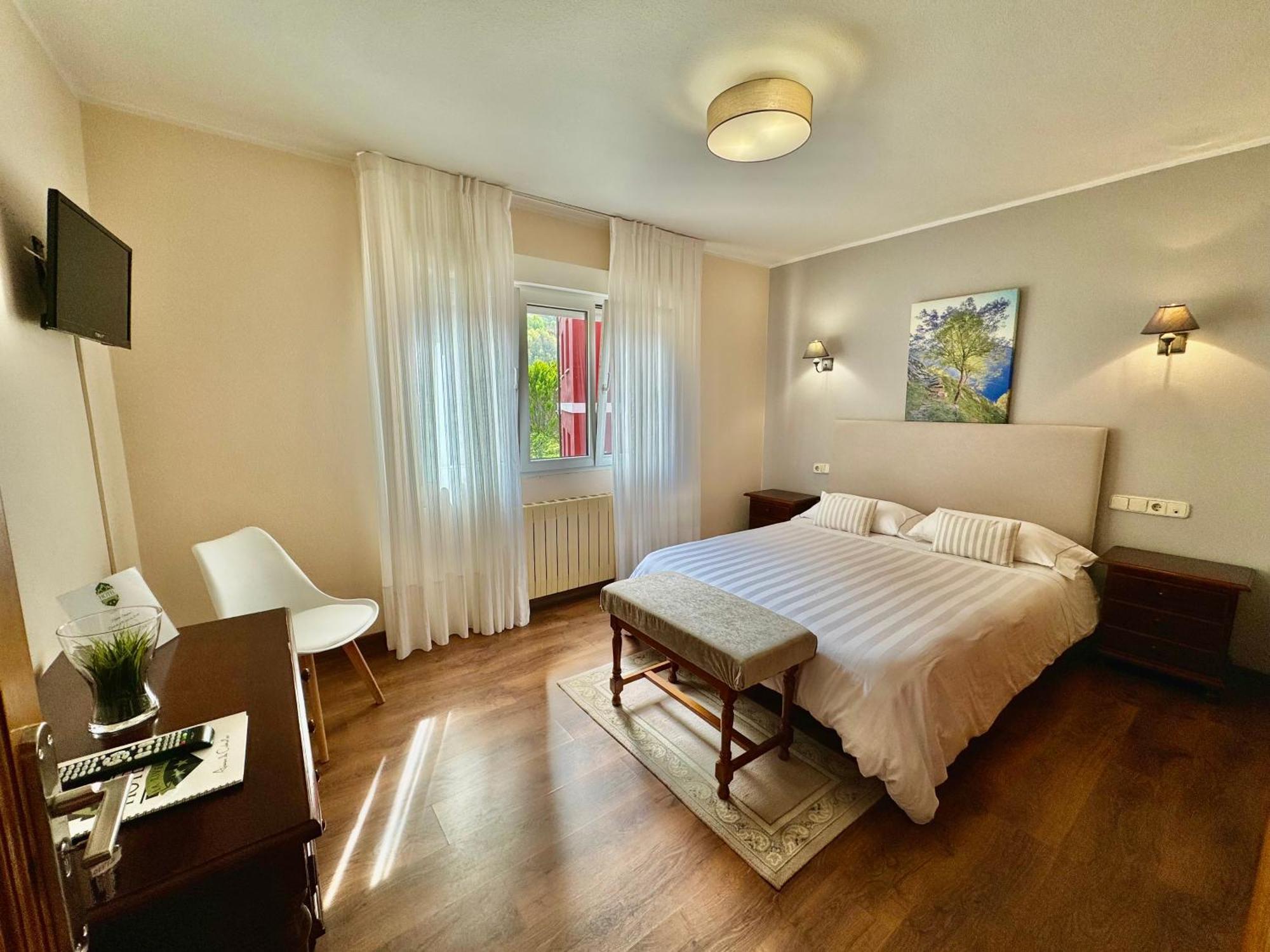 Hotel La Rivera アレナス・デ・カブラレス エクステリア 写真