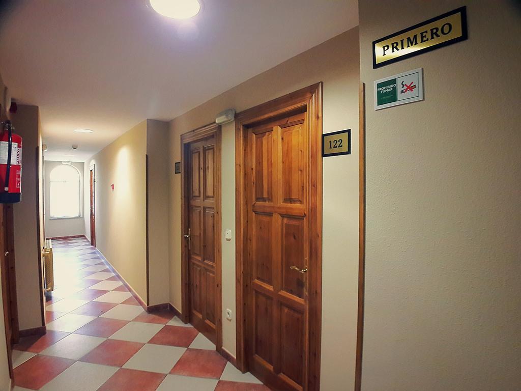 Hotel La Rivera アレナス・デ・カブラレス エクステリア 写真